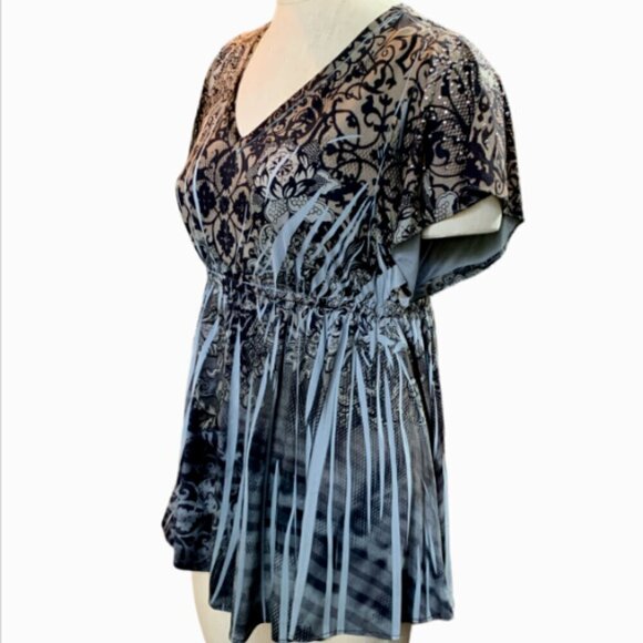 One World V-Neck Short Sleeve Top Sublimation Beaded Empire Waist Sz S #39A - Picture 4 of 8